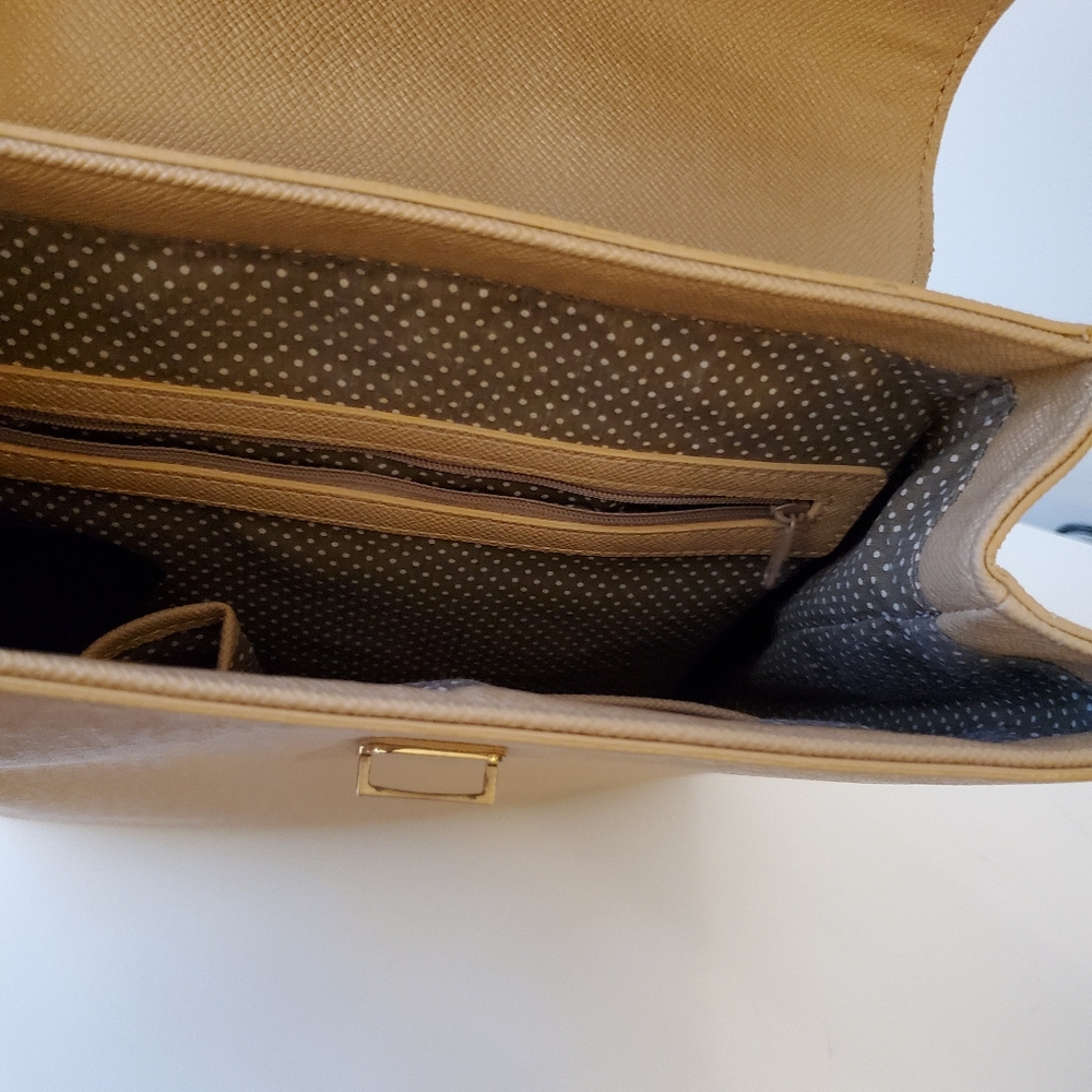 Backpack - Picture 2 of 4